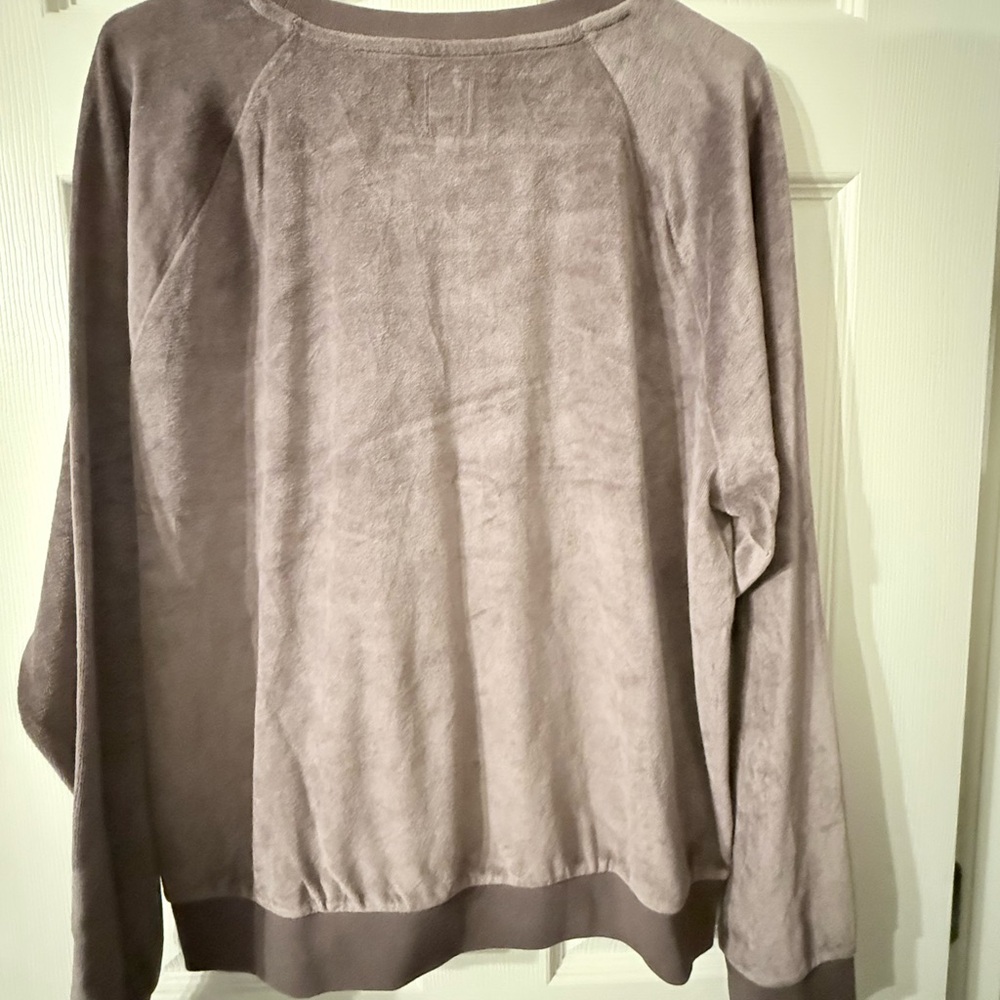 GAP Taupe V-Neck Pullover - Picture 2 of 4